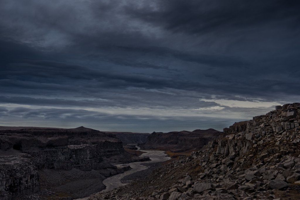 Dettifoss Canyon Night
