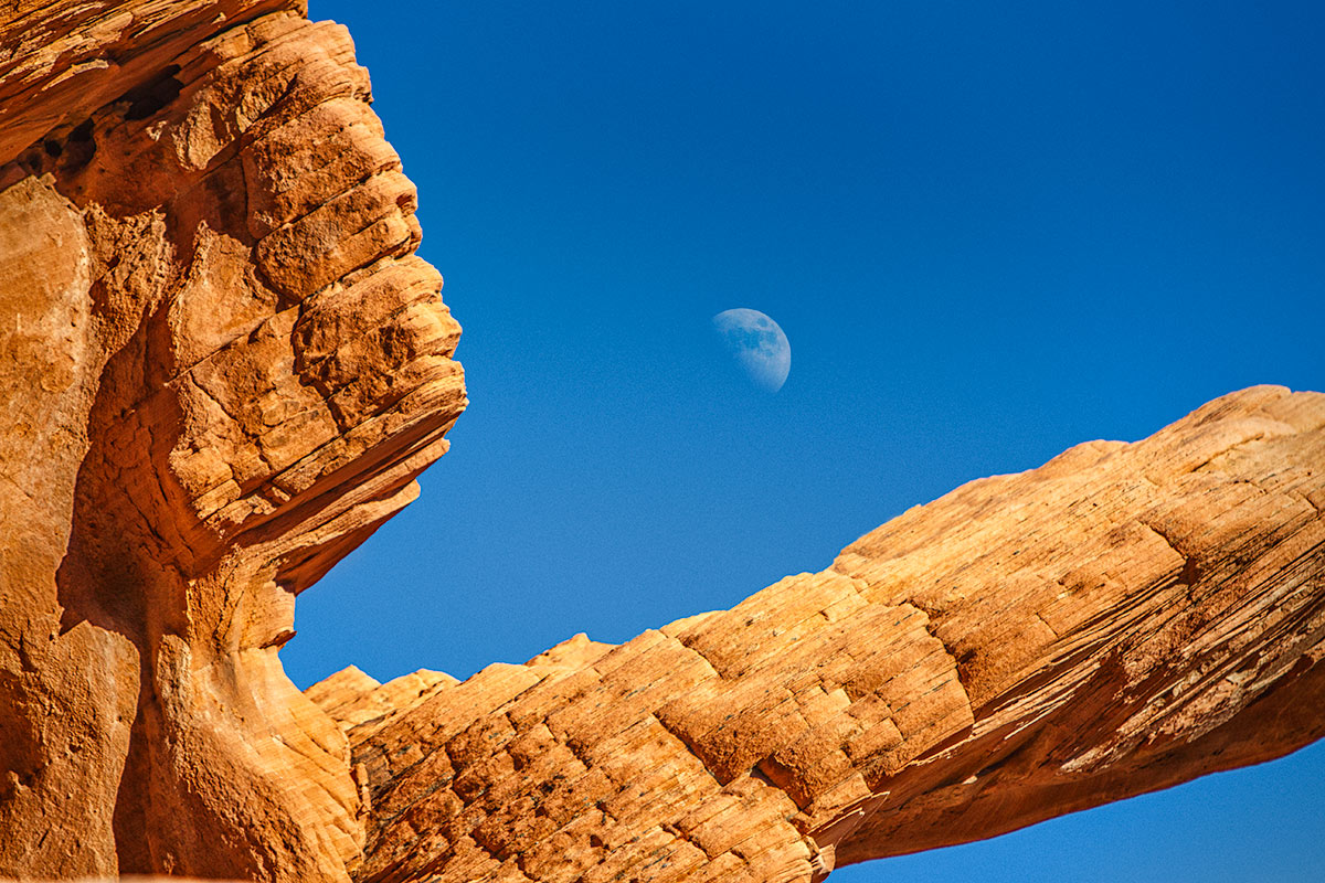 Nevada - Valley Of Fire - Moon Rising